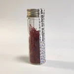 2 grammes de safran dans une bouteille en verre